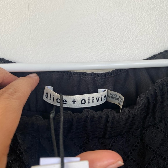 Alice + Olivia Adele Eyelet Crop Pant - Picture 6 of 7